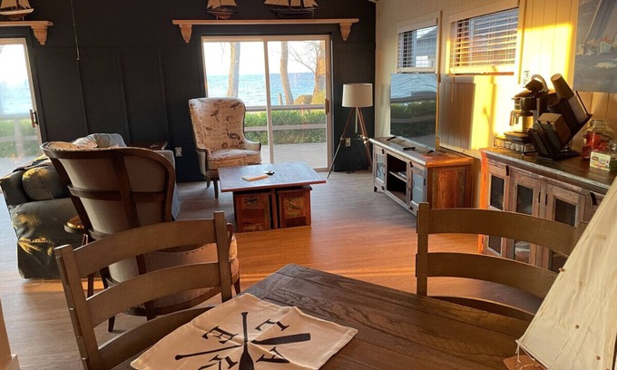 Fredonia Casa | Sunset View Lake House