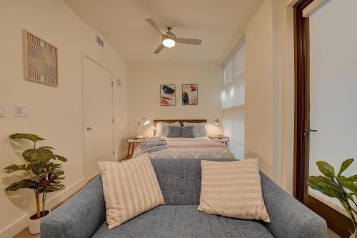 Pico Apartamento | Sunset View Retreat in Santa Monica