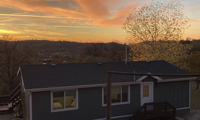 Penn Valley Casa | Sunset views in the foothills