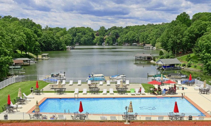 North Shore Condominio | ESPECIAL -Pristine Waterfront Penthouse Condo en SML- Disponible en el sitio de deslizamiento del barco