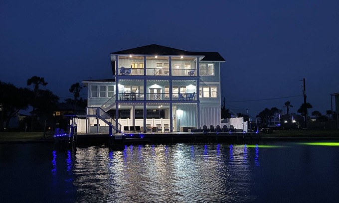 Rockport Casa | Sunsets | Private Pool & Hot Tub | Outdoor Kitchen | Boat Lift | Views