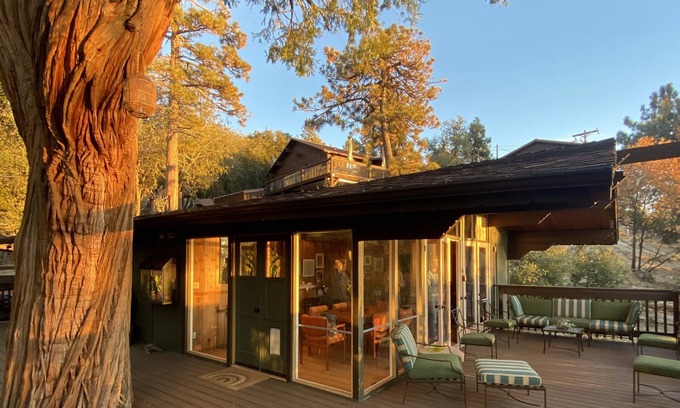 Idyllwild Cabina | Sunset64 Mid-Century Modern Cabin