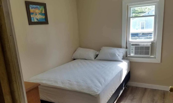 Irving Casa | Sunsetbay Cottage-short term high season and long term rentals always available