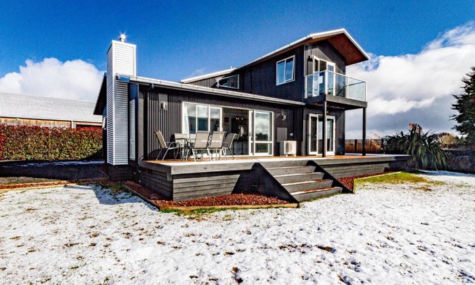 Ohakune Casa | Sunshine and Snow Lodge - Ohakune Holiday Home
