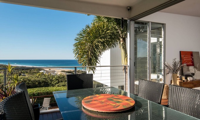 Castaways Beach Casa | Sunshine Coast White House