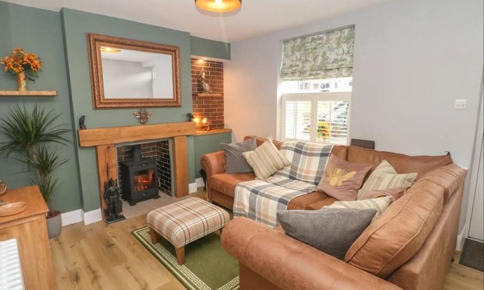 Tideswell Casa | Sunshine Cottage Tideswell, Games room included.