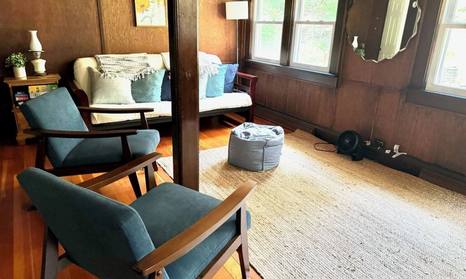 Smallwood Cabaña | Sunshine Country Cottage near Bethel Woods Center for the Arts