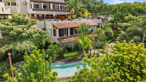 Coco Sunset Hills Casa | Sunshine Escape With A Rooftop Patio