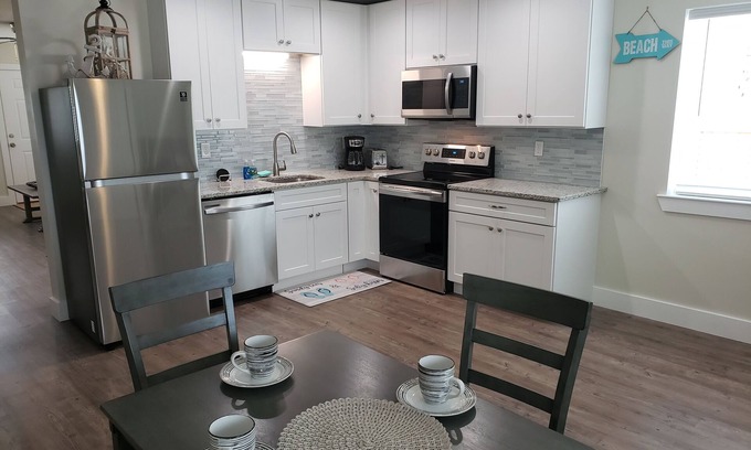 Crescent Beach Apartamento | Sunshine Getaway, new 1br/1ba for couples or family up to 3