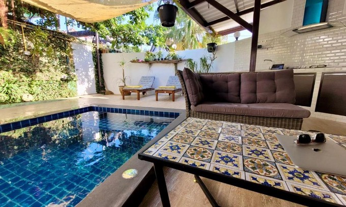 Sa Khu Cama Y Desayuno | Sunshine Guesthouse and Diving school Room Nr 5