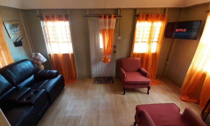 Navy Gardens Casa | 🌞 SunSpot Chattel House - Close to Everything