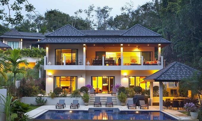 Rawai Villa | Villa Sunstone: 8 habitaciones, villa con piscina privada, cerca de la playa, para 19 personas