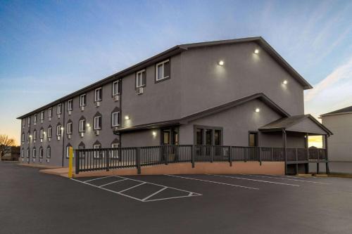 Columbus Hotel | Super 8 by Wyndham Columbus Edinburgh