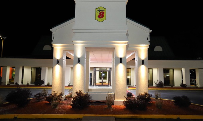 Florence Hotel | Super 8 by Wyndham Florence SC I-95 North / Hwy 76