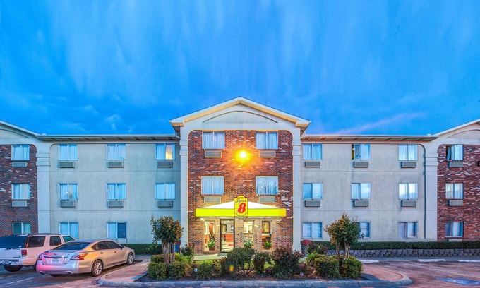 McKinney Hotel | Super 8 by Wyndham McKinney/Plano Area