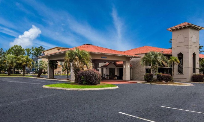 Fleming Cabina | Super 8 by Wyndham Savannah