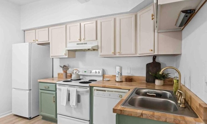 Historic Downtown Kissimmee Casa | Super Boho - At Lake Toho's Water