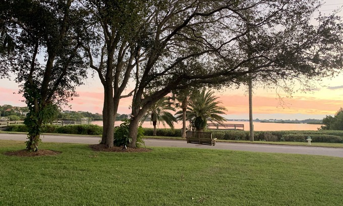 San Remo Casa | Super Central Sarasota Serenity