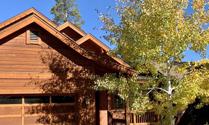 Truckee Casa | ¡GRANDES PRECIOS DE OTOÑO! Cerca de Northstar y la ciudad! Casa de lujo! Bañera de hidromasaje, ducha de vapor!