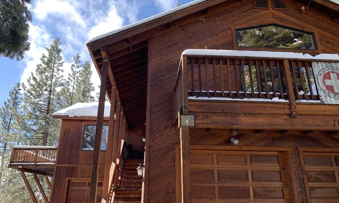 Truckee Casa | Super Cozy Ski Lodge with Year Round Amenities