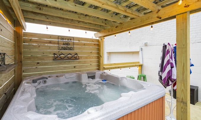 Nashville Casa | Super Cute 4 bed/2 bath home with Hot Tub/Fire Pit/Game Room!