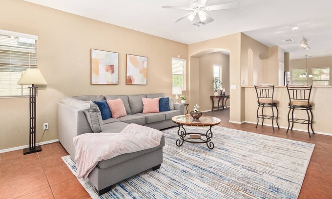 Canyon Trails Casa | Super Goodyear Charmer! Close to Baseball And Fun!