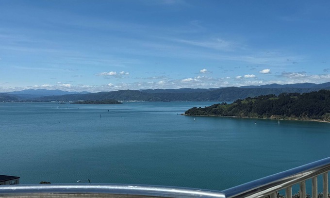 Wellington Casa | Super large seaview house