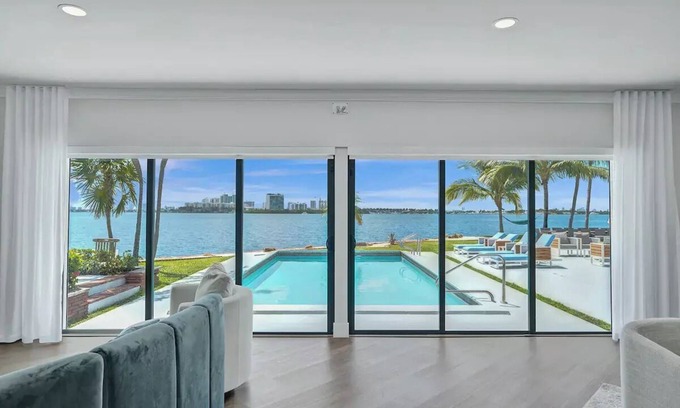 Seybold Casa | Super Luxury Bayfront Compound
