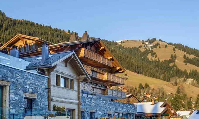 Rougemont Apartamento | Super lujoso apartamento con servicio junto a Gstaad