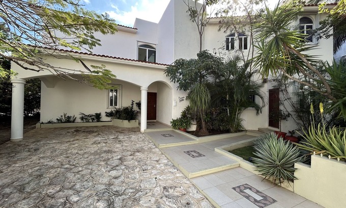 Playacar Fase I Casa | Casa Foto-fabuloso y casi frente al mar! en Playa del Carmen 4 Br