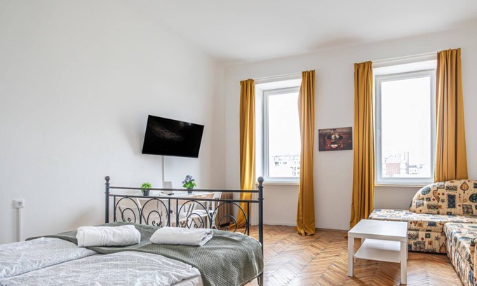 Brigittenau Apartamento | Superb 2BR Apt. Very Spacious @the Millenium Tower