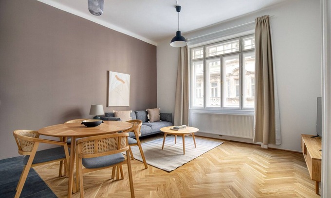 Weißgerber Apartamento | Superb 2BR in Landstraße U3&U4 Wien Mitte/Shopping Center by Blueground