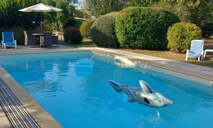 Clion Casa | Superb 3-bedroom house with beautiful pool in the charming Cognac countryside.