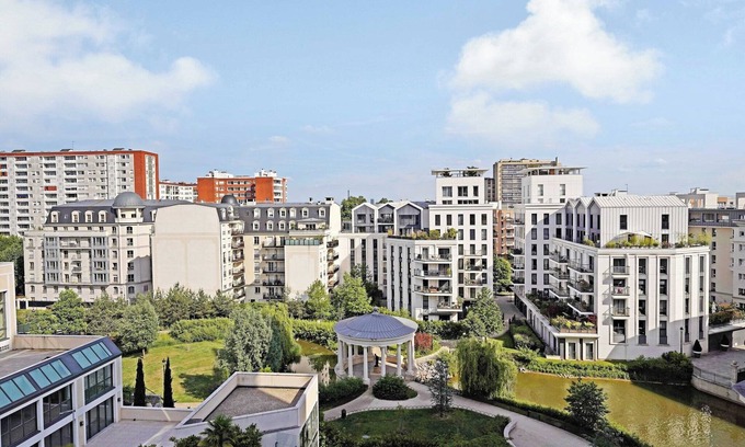 Puteaux Apartamento | Superb 3BR with Terraces – Puteaux La Défense