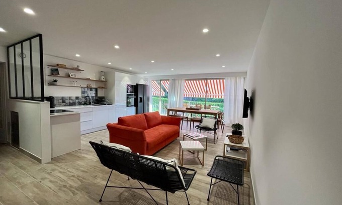 Saint-Tropez Apartamento | Appartement entièrement rénové dans le entre de Saint Tropez