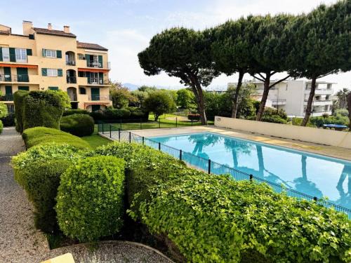 Plaine de la Brague Apartamento | Superb apartment in provenzal residence with pool
