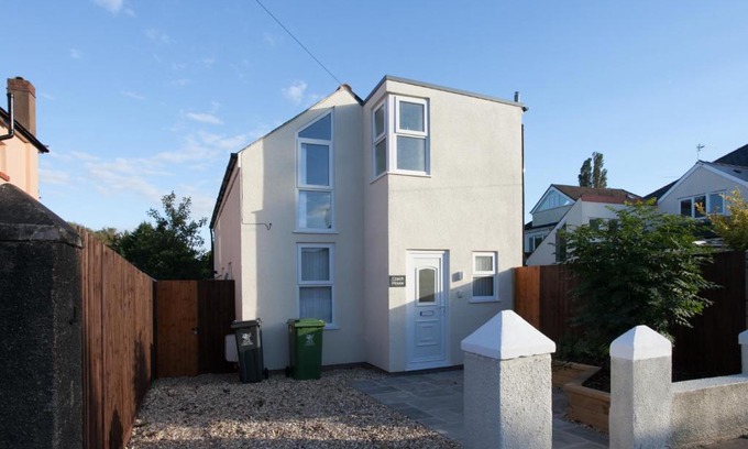 Llandaff Apartamento | Superb Detached Coach House in Peaceful Location!