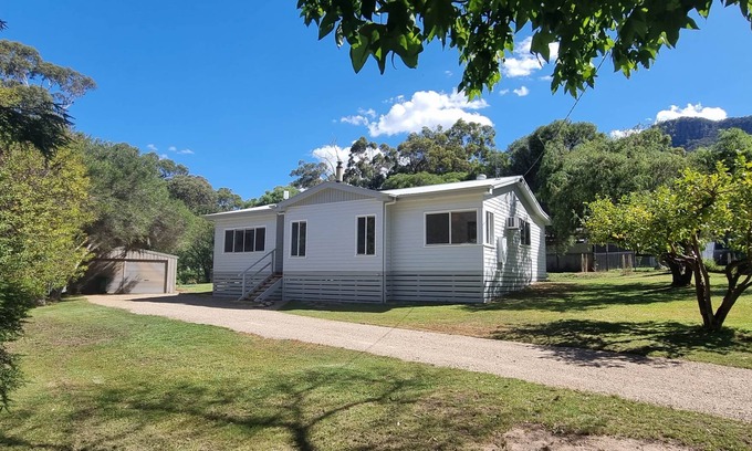 Halls Gap Casa | Superb Fairywren Place