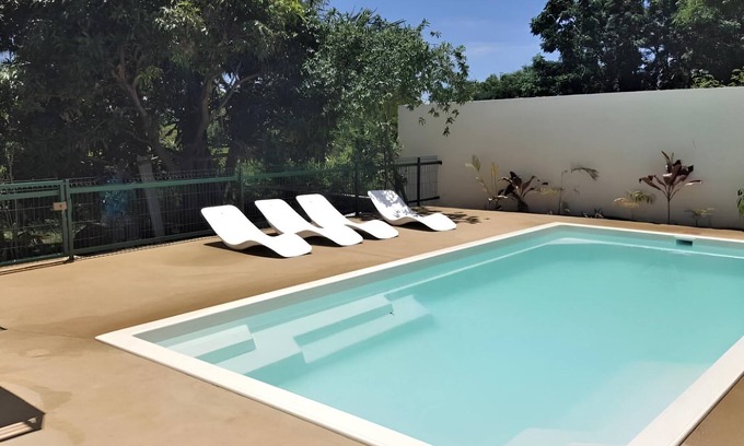 Tamarin Casa | Superb family or friends house with swimming pool, beach and nearby shops.