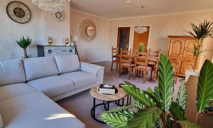 Antwerp Apartamento | SUPERB FLAT WITH 3 BEDROOMS PARKING AND BALCONy