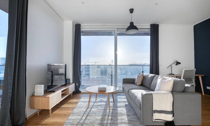 Erdberg Apartamento | Superb Landstraße 1BR w/ Roof Pool & Doorman, nr Metro, by Blueground