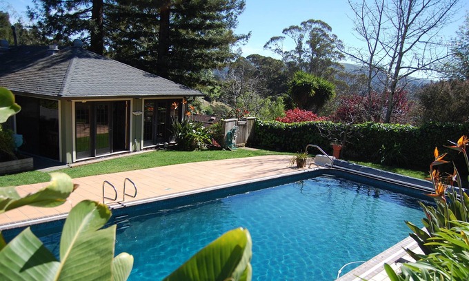 Mill Valley Casa | Excelente ubicación. Espaciosa, abierta y acogedora casa con piscina / sauna. Zip a SF