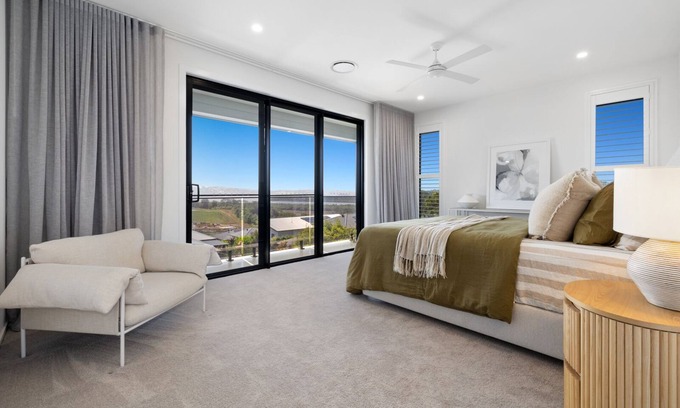 Banora Point Casa | SUPERB LUXURY HOME - CONVENIENT LOCATION