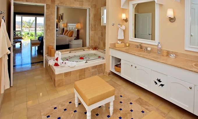 Lomas de Mazatlan Apartamento | Superb Mazatlan's Emerald Estates