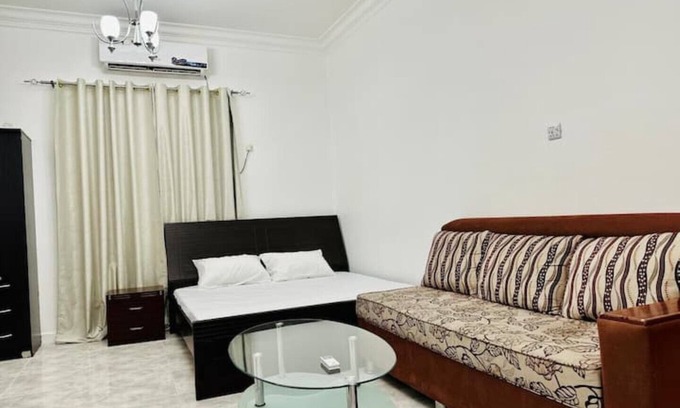 Mirdif Apartamento | Superb room Wifi+many amenities