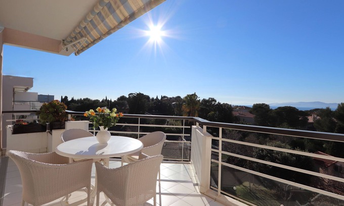 Saint-Raphael Apartamento | Magnífica vista mar para este alojamiento de en Residencia con piscina, ascensor