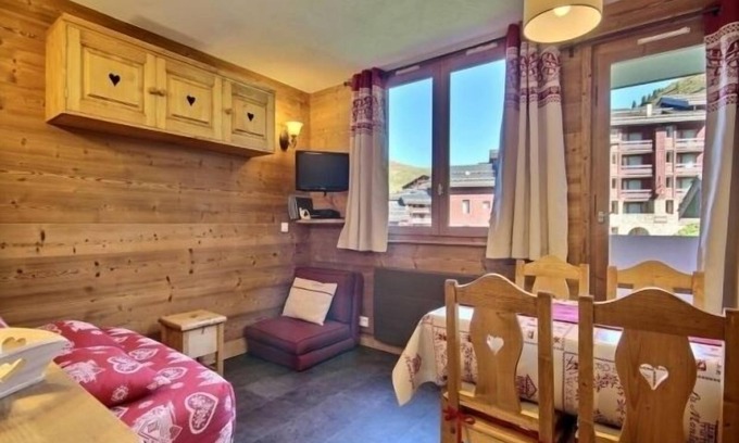 Belle Plagne Apartamento | Increíble estudio-cabina para 4 en las pistas, balcón, guardaesquís, estacionamiento