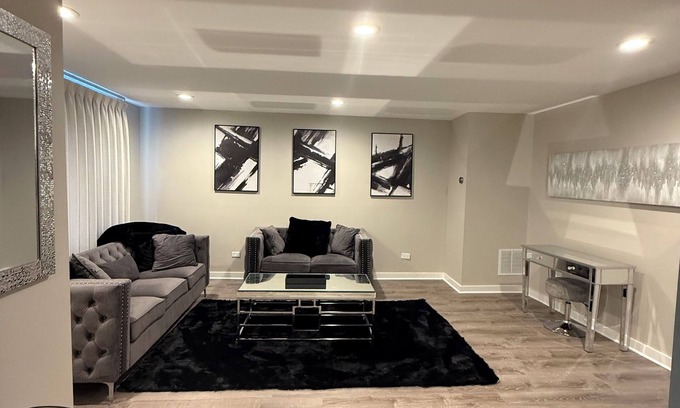 Chicago Casa | Superb townhome with Near Lake in vibrant Chicago