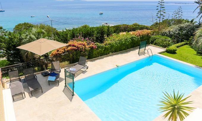 Ajaccio Villa | Villa de ensueño con vista al mar 180 grados a 20 metros de la playa.