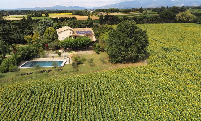 Valreas Casa | Superb villa in Provence fully equipped without opposite with private swimming pool.